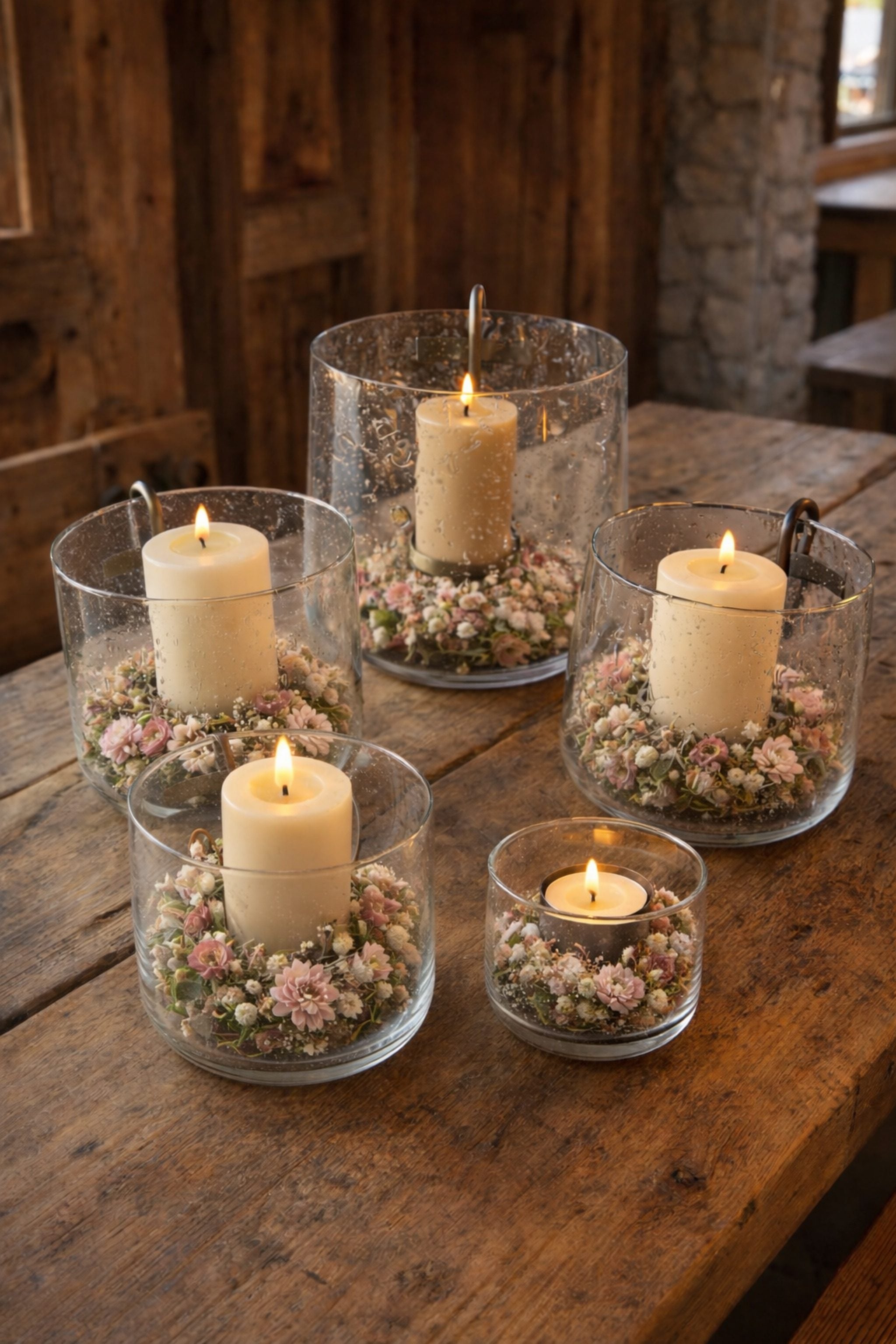 Windlicht aus Glas mit Metalleinsatz