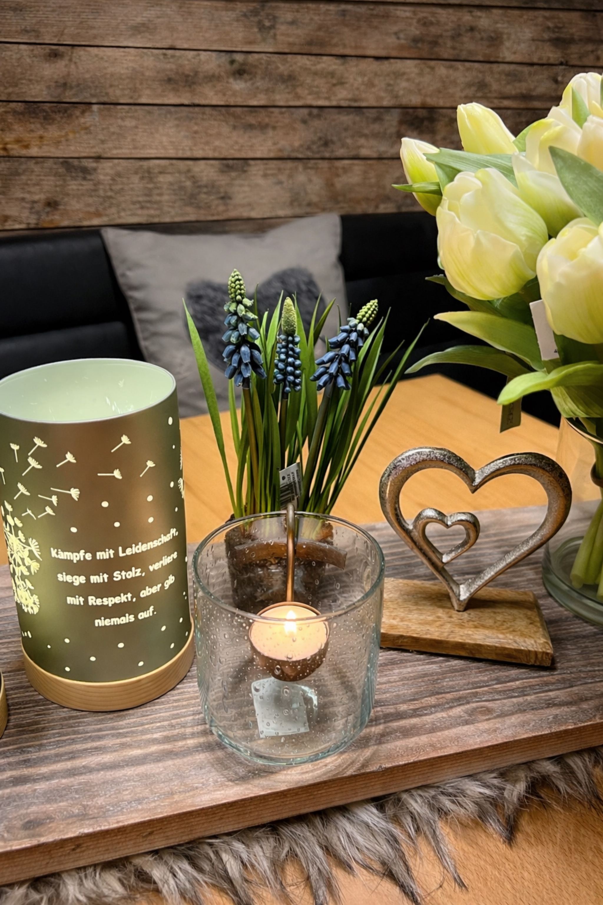 Windlicht aus Glas mit Metalleinsatz