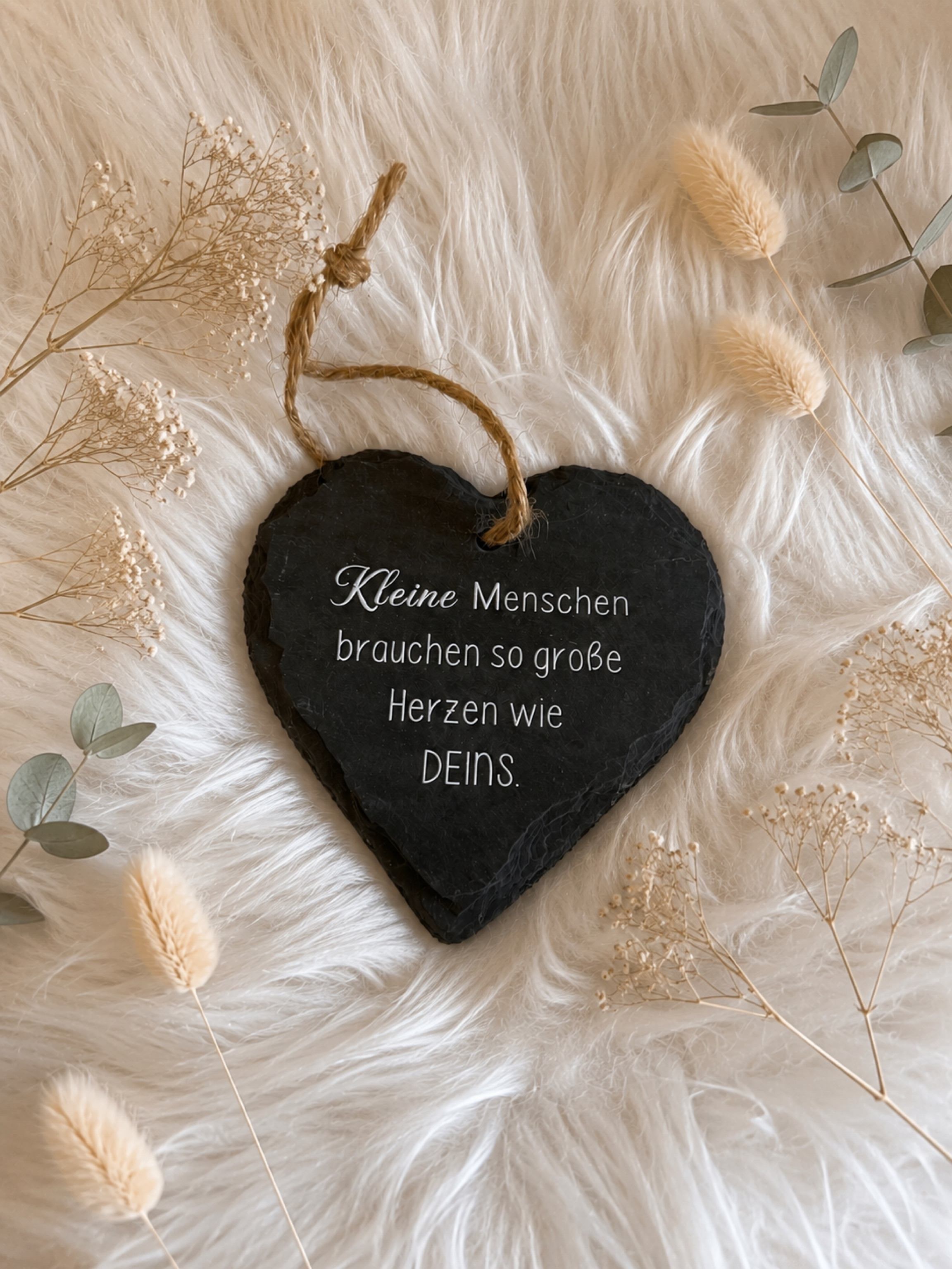 Schieferherz „Kleine Menschen brauchen so große Herzen“