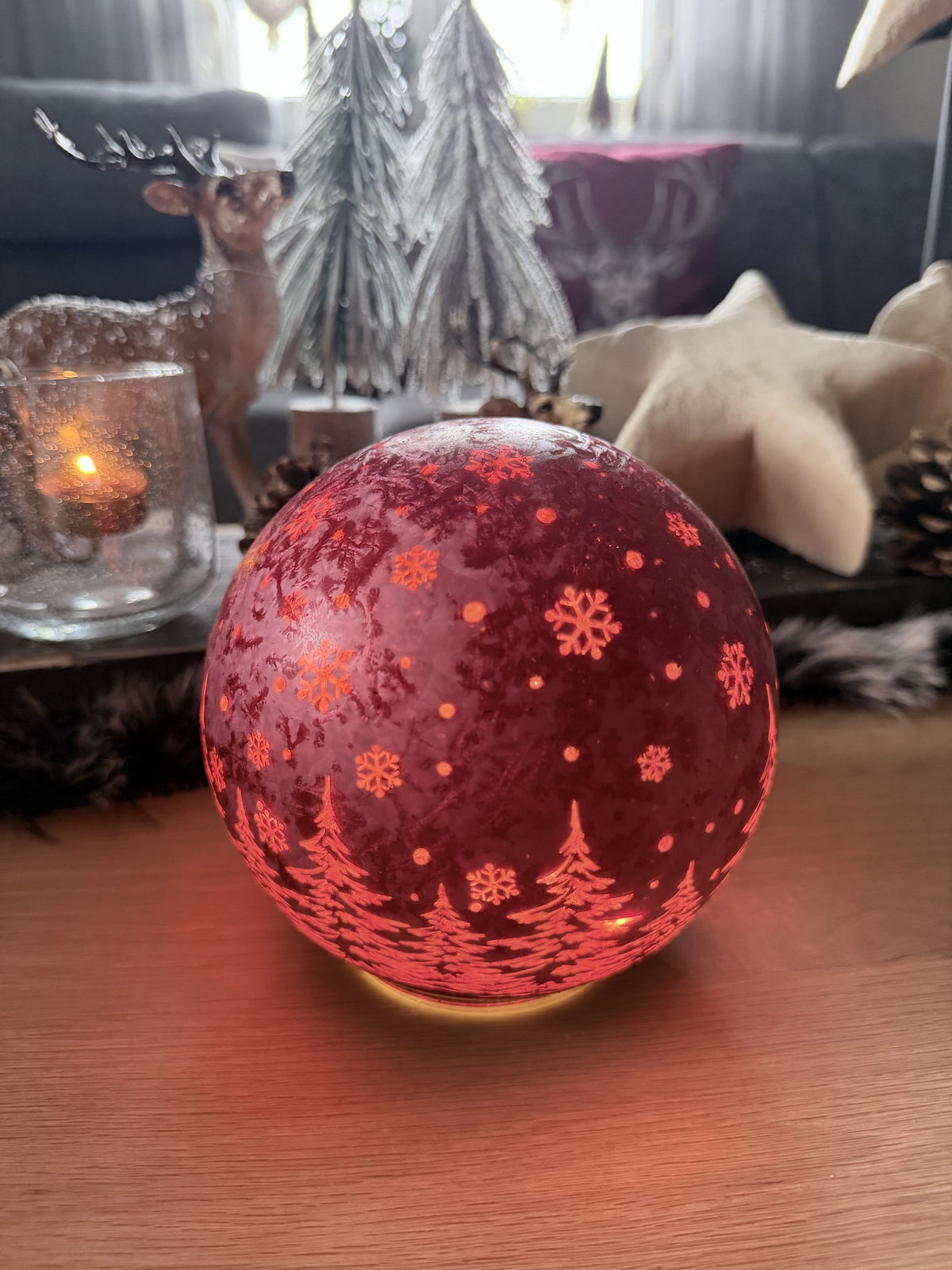 LED Dekokugel in Frosty Rot