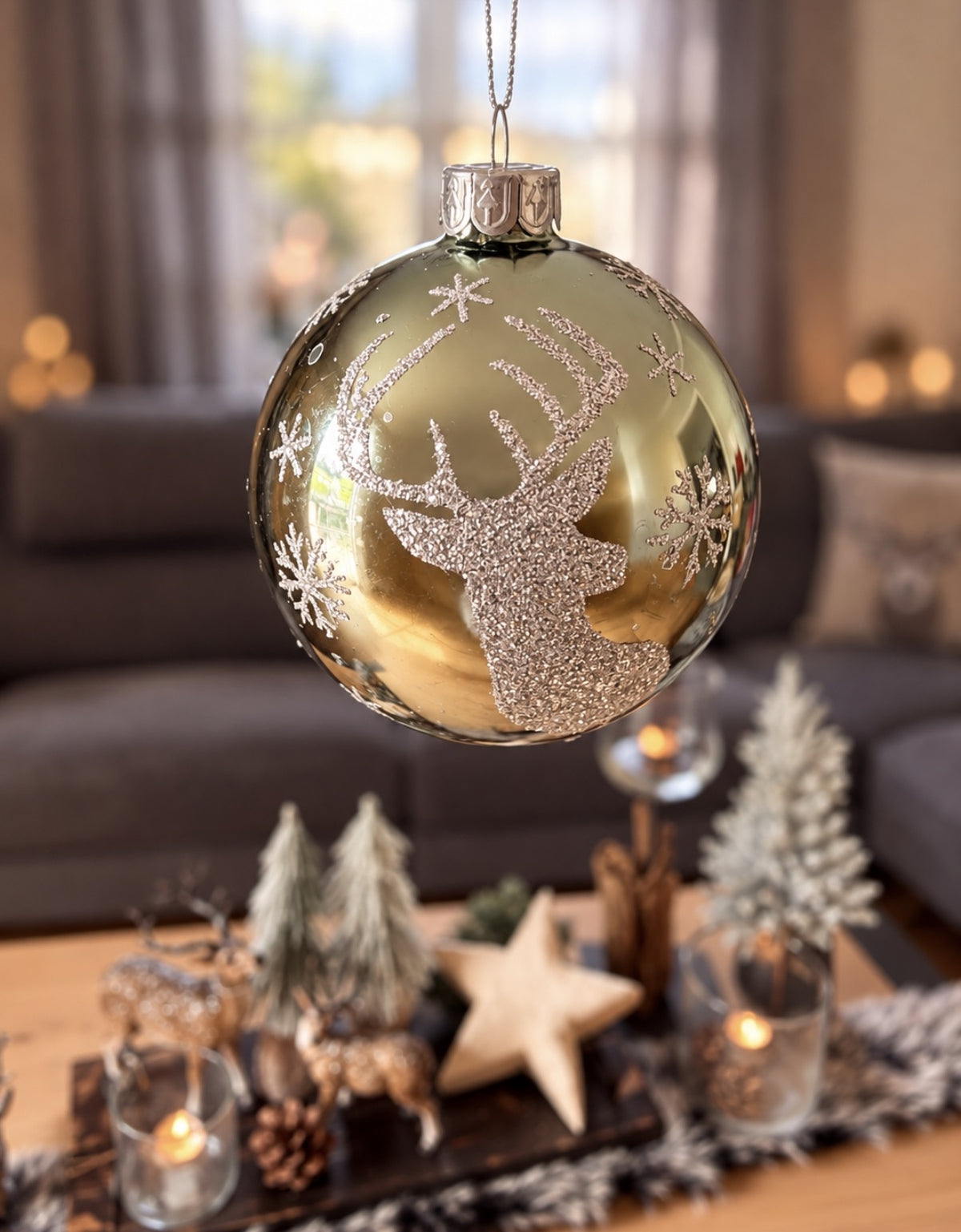 Christbaumkugel mit Hirschmotiv gold