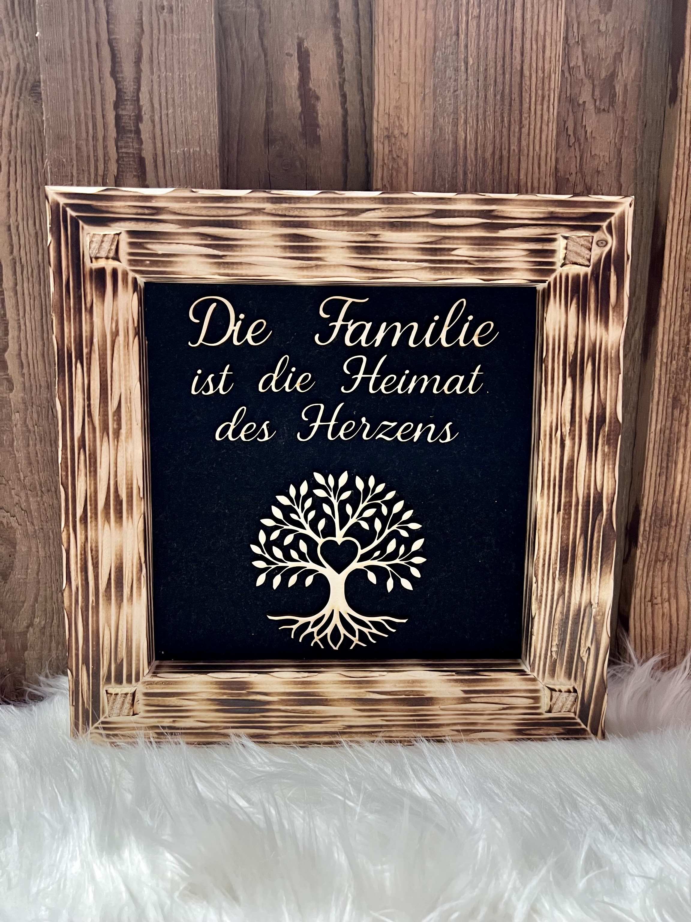 Holzrahmen 30*30cm "Die Familie ist die Heimat des Herzens"