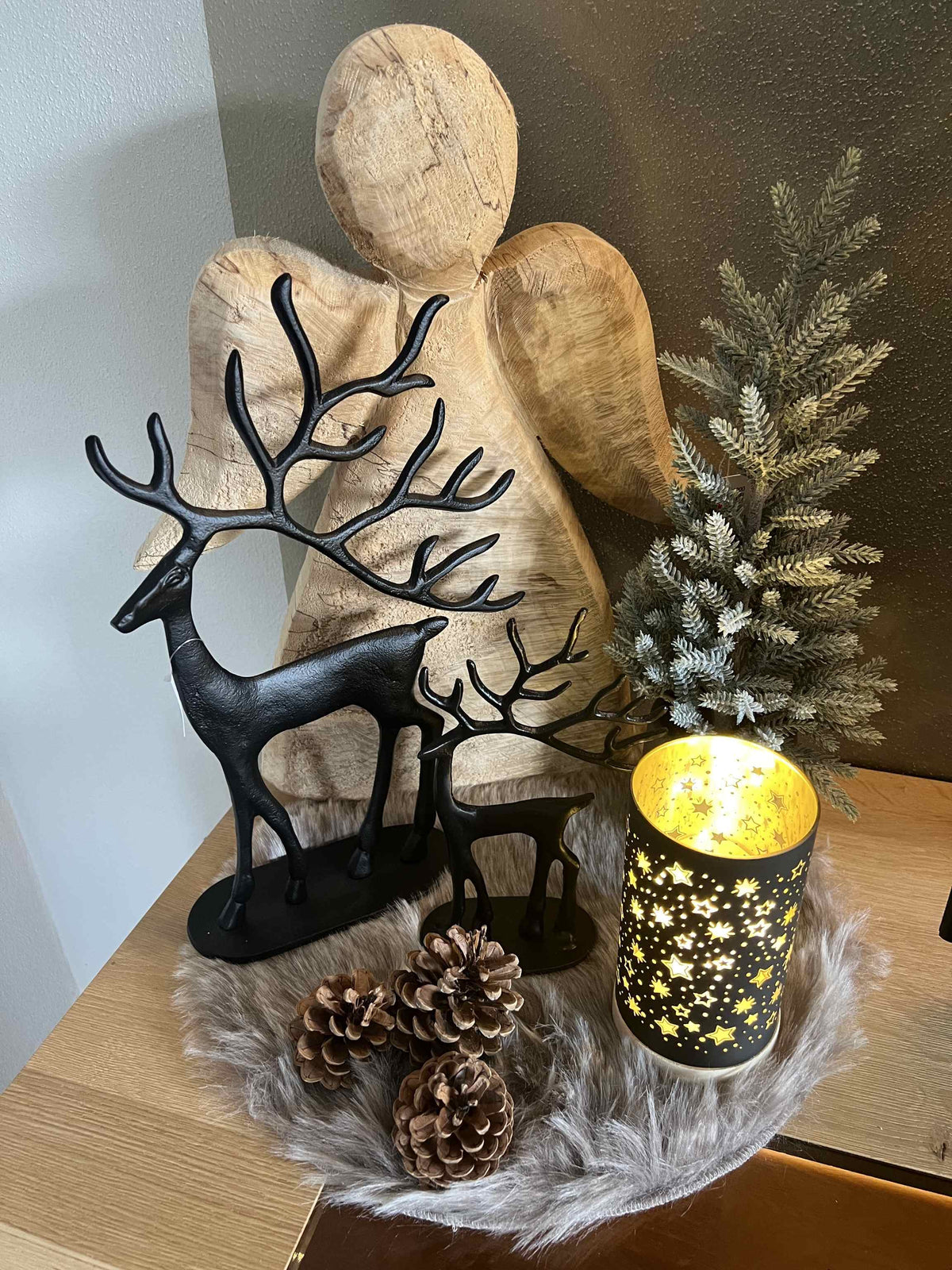 Künstlicher Wacholderbaum im Topf