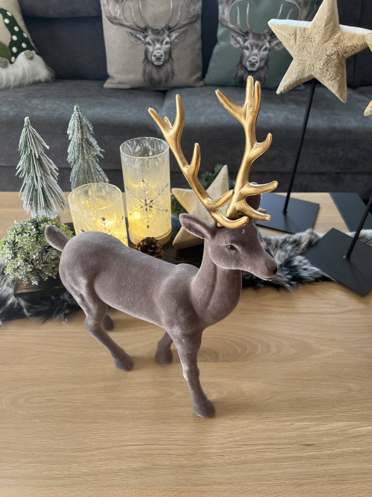 Hirschfigur beflockt grau