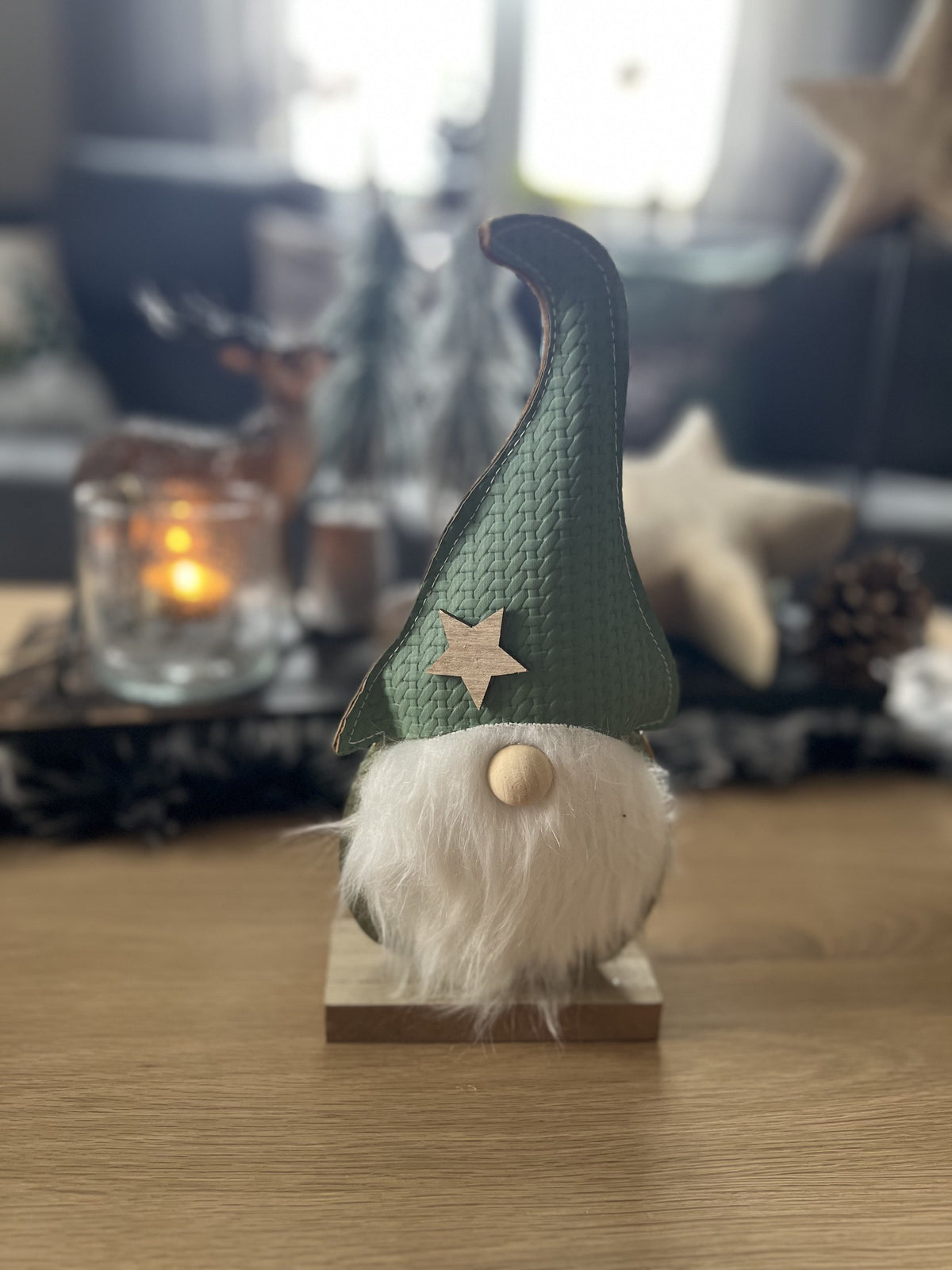 Wichtel auf Holzsockel