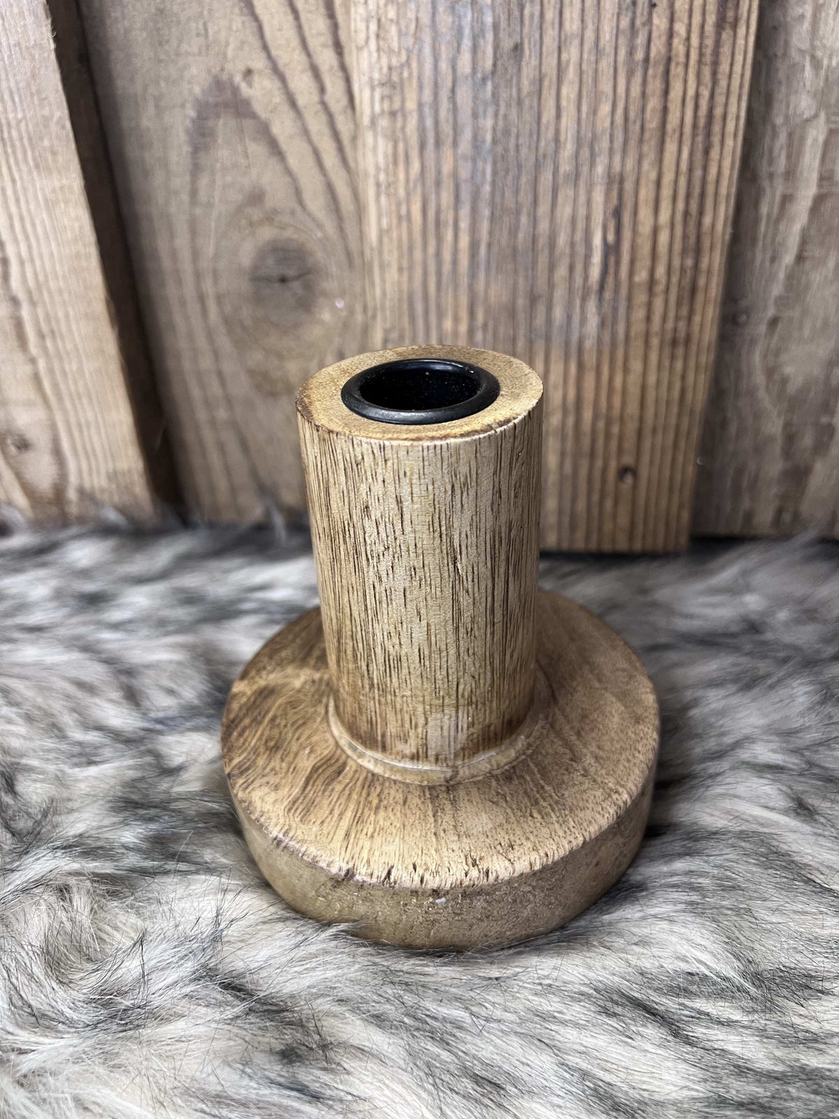 Kerzenhalter aus Mangoholz
