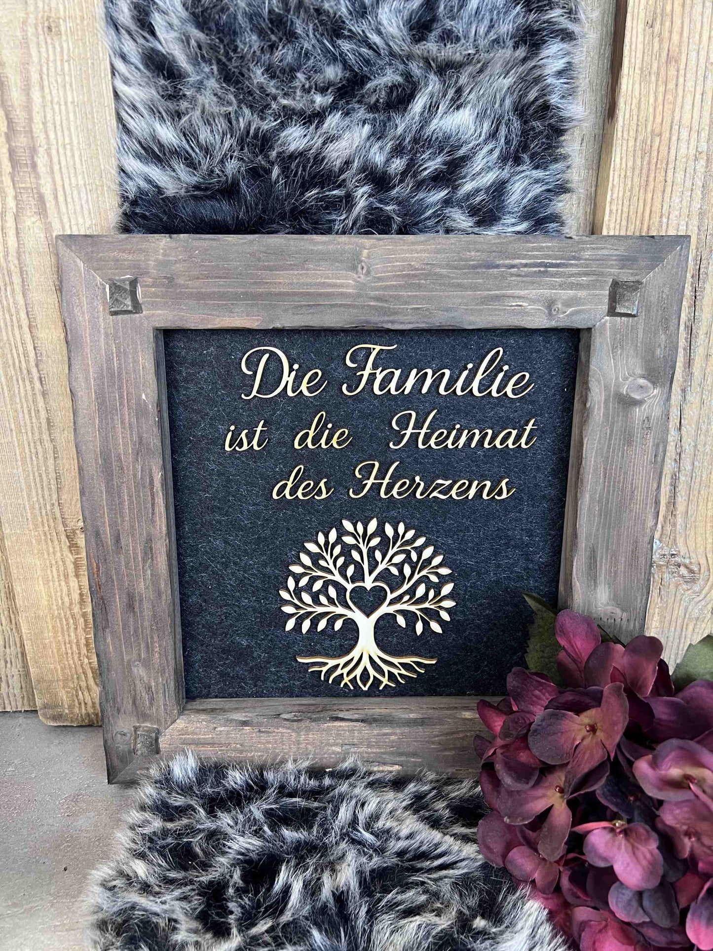 Holzrahmen 30*30cm "Die Familie ist die Heimat des Herzens"