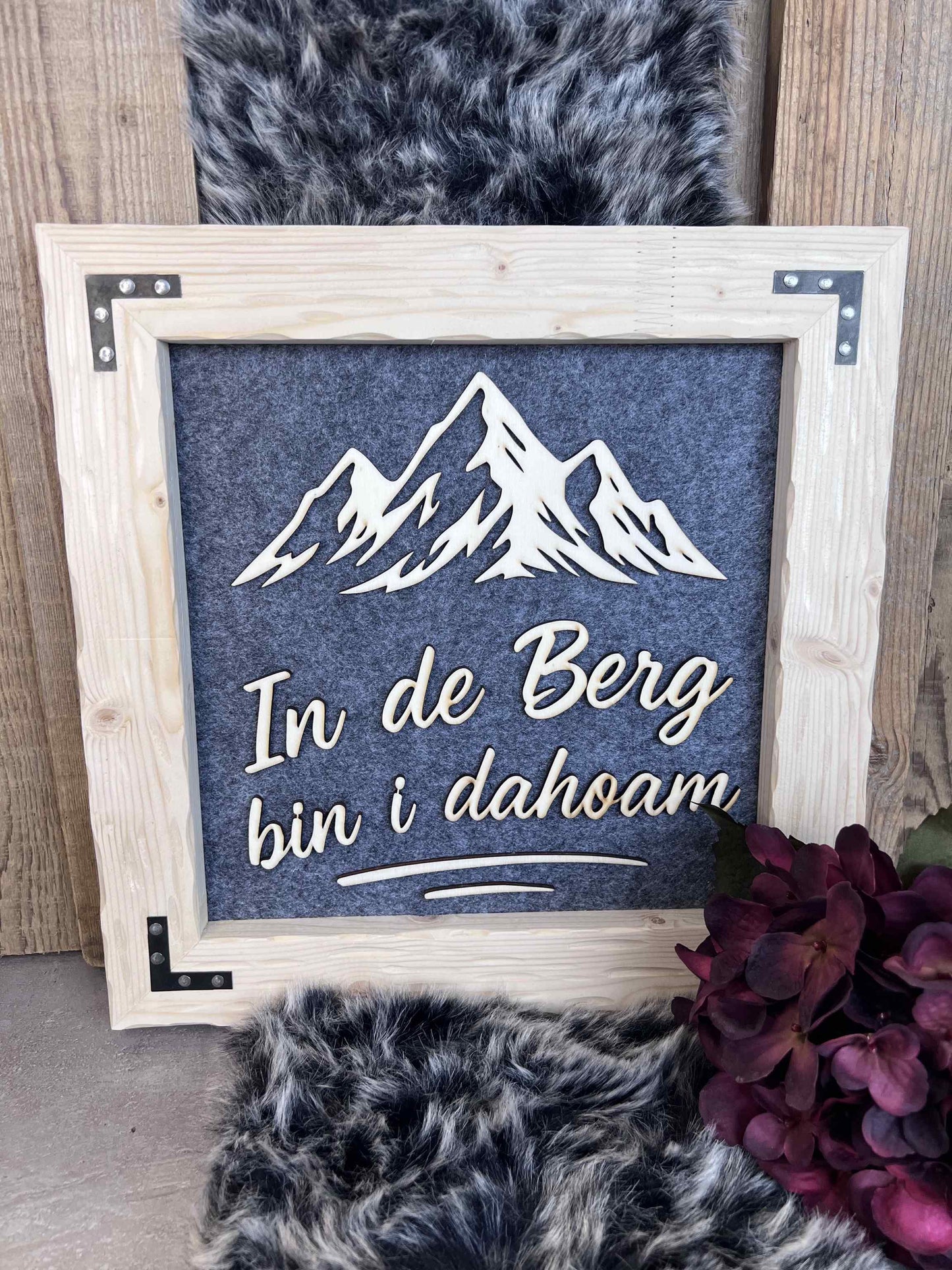 Holzrahmen 35*35cm "In de Berg bin i dahoam"