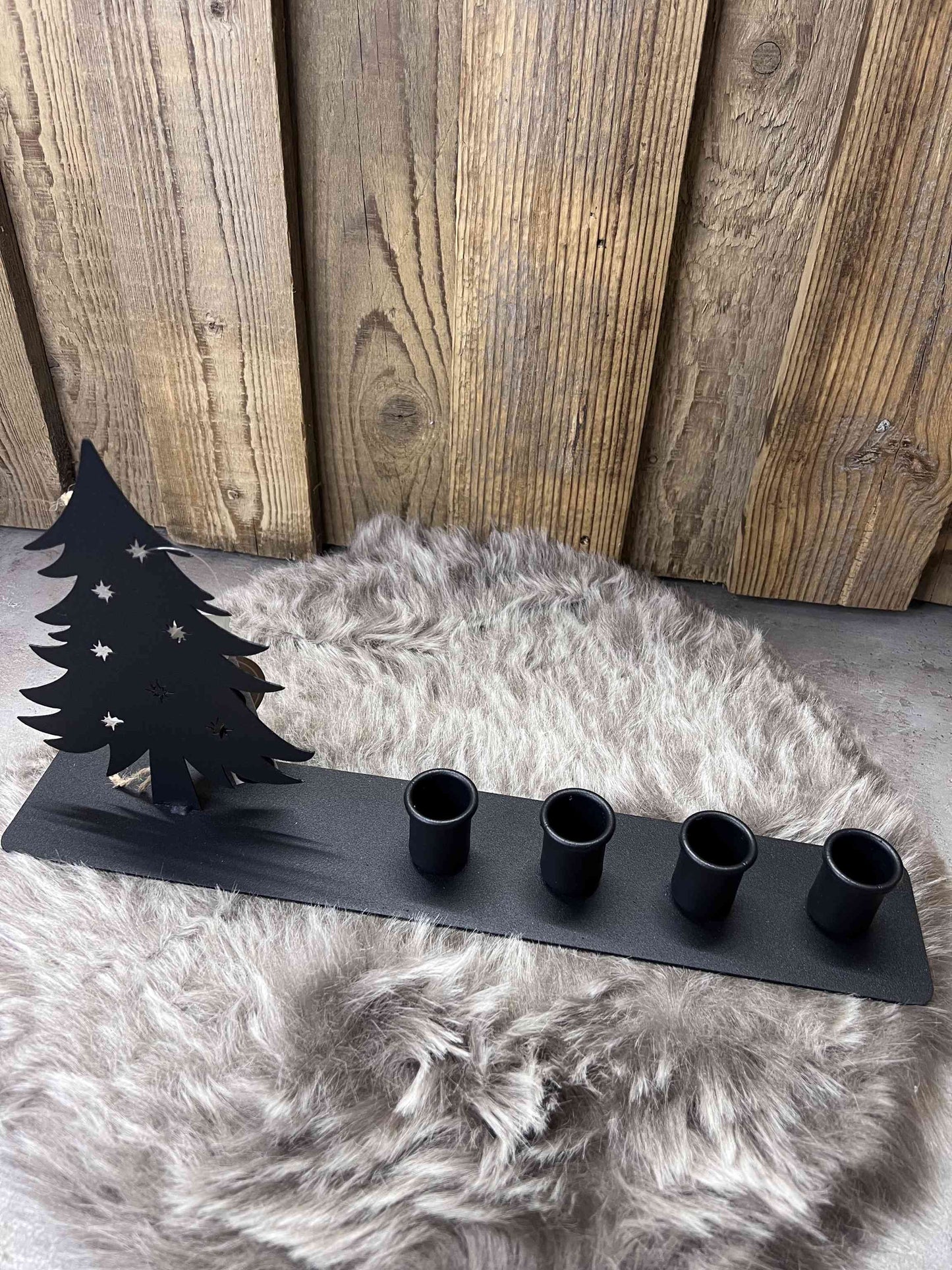 Kerzenhalter aus Metall schwarz
