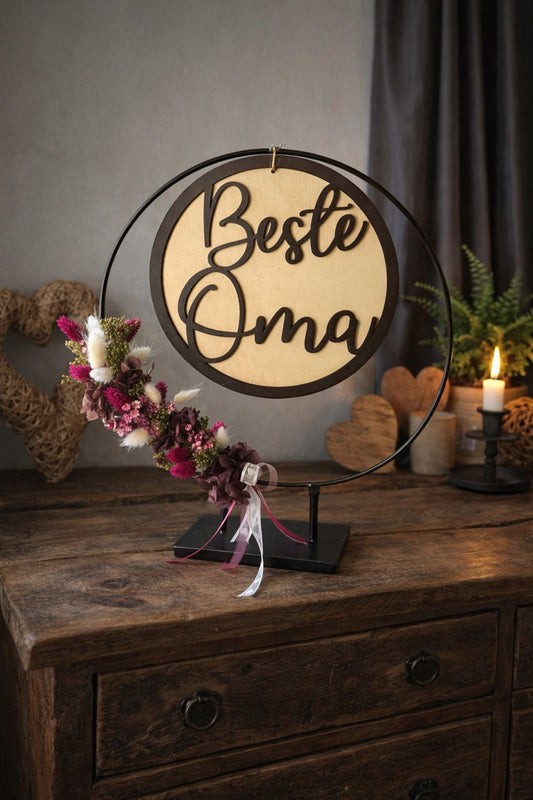 „Beste Oma“ – Zeitloser Deko-Ring mit Trockenblumen