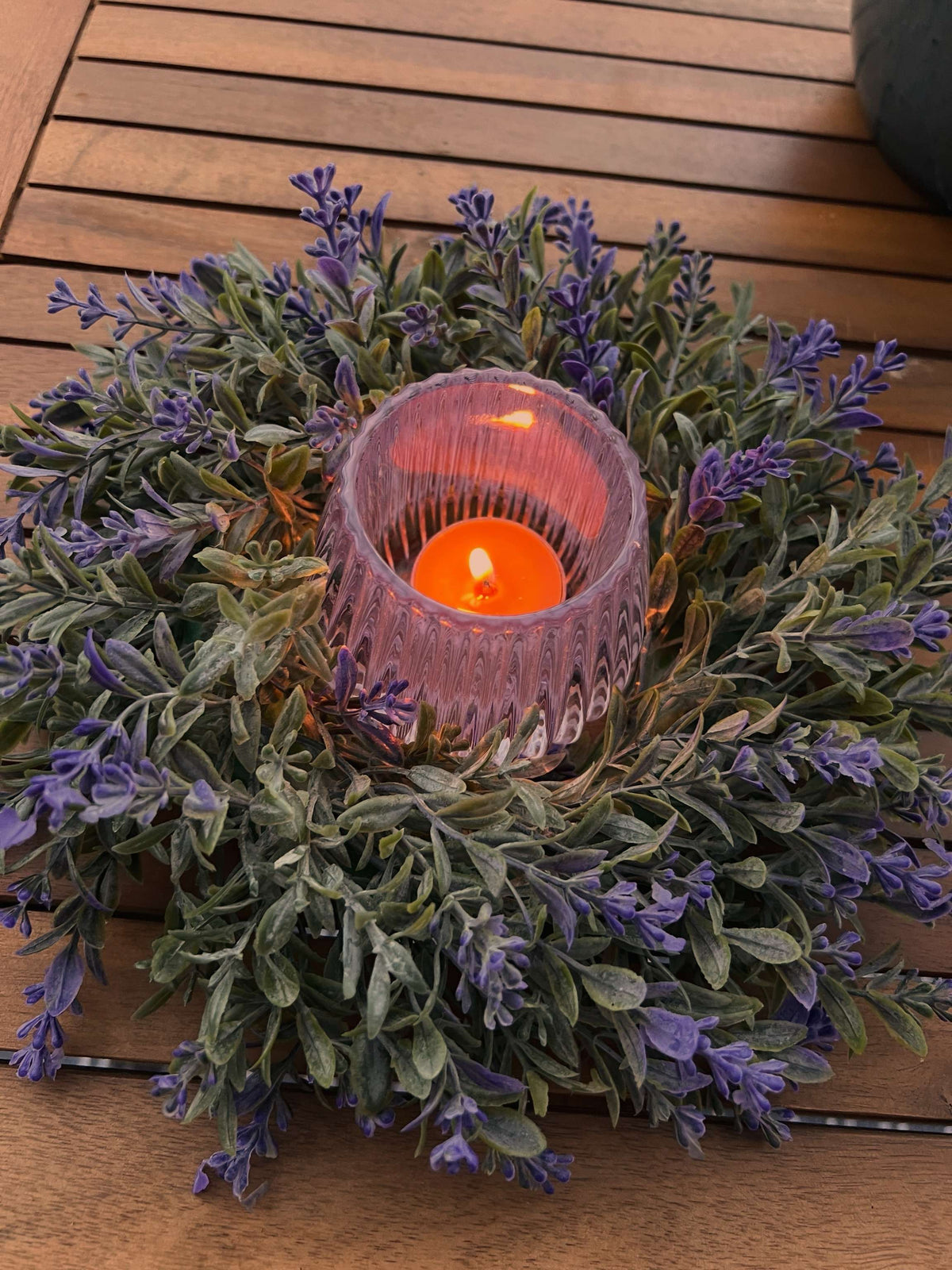Sparset Lavendelkranz mit Windlicht