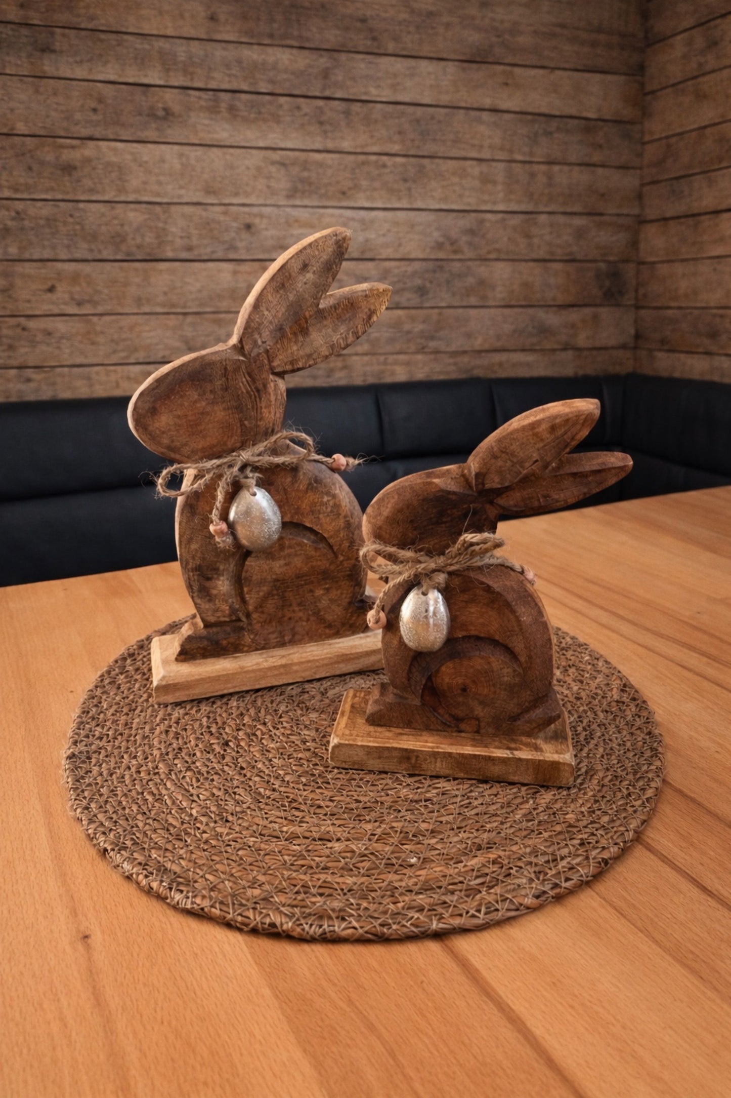 Hasenfigur aus Mangoholz