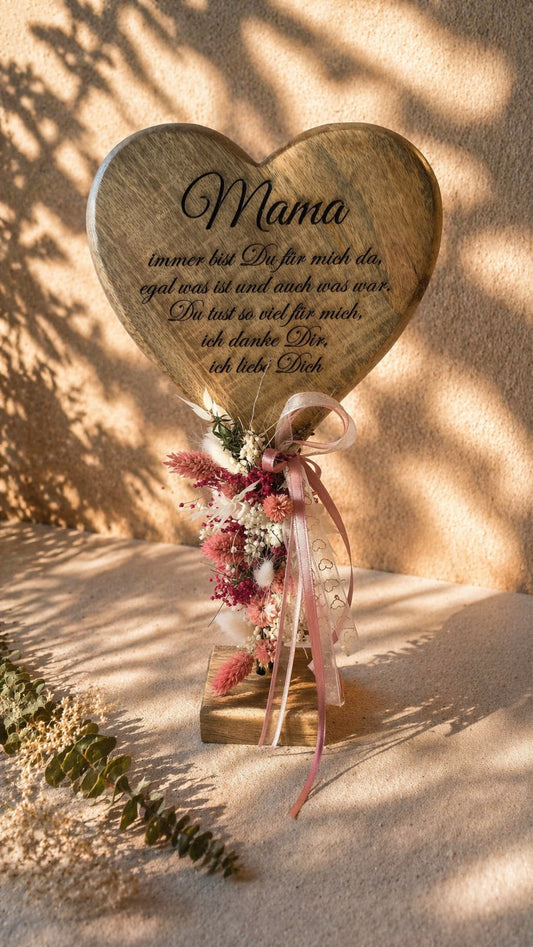 Holzherz am Stiel mit Muttertagsspruch und Trockenblumen