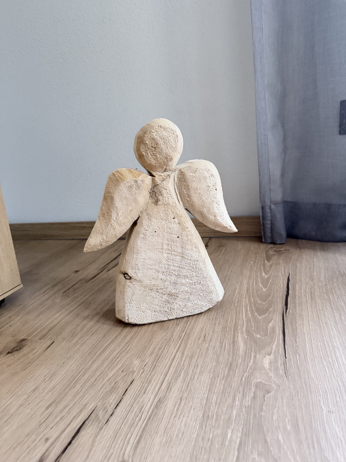 Holzengel massiv aus Pappelholz