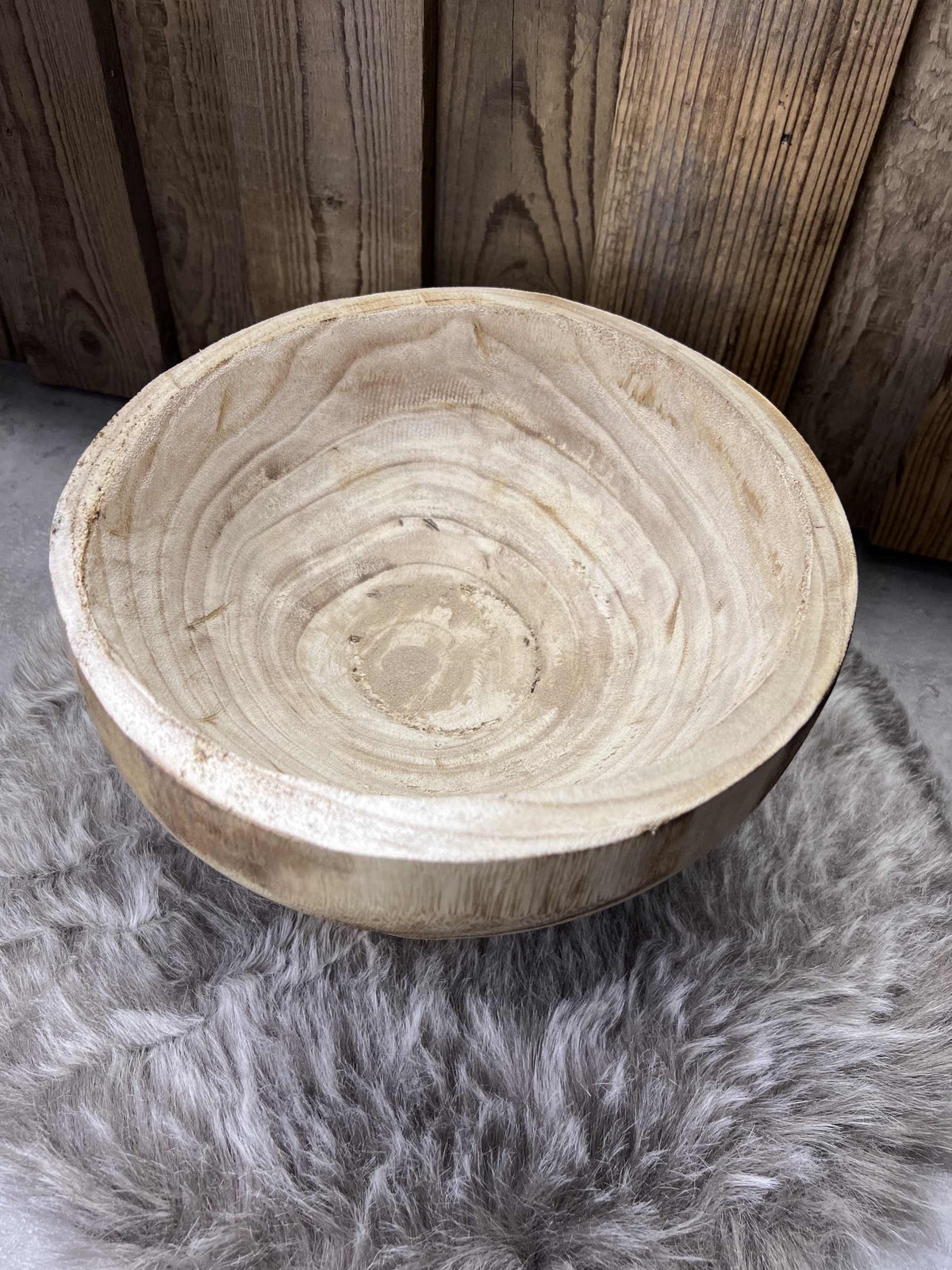 Schale aus Holz