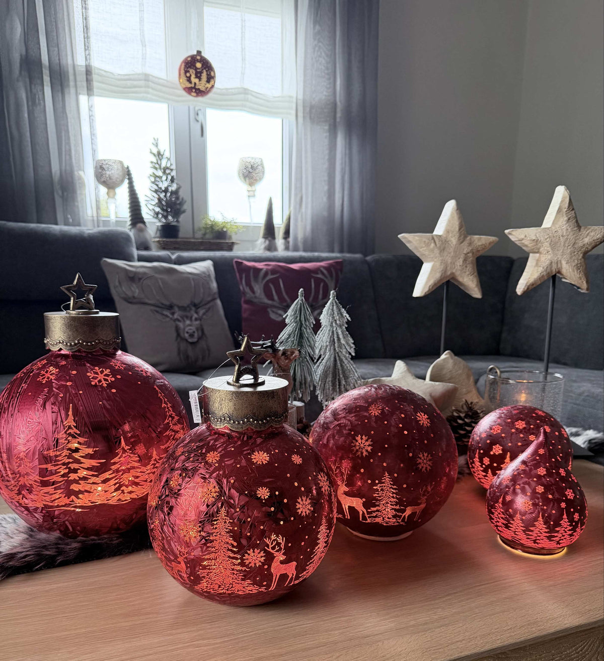 LED Dekokugel in Frosty Rot