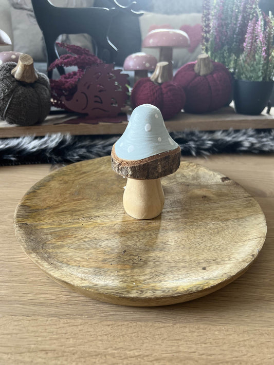 Pilzfigur aus Holz Türkis