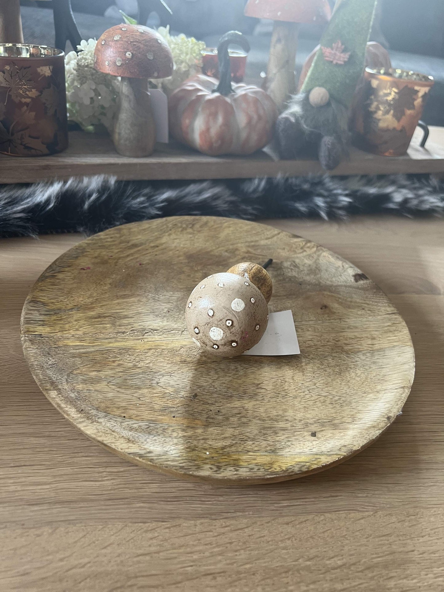 Pilzfigur aus Holz mit Staab Erdfarben