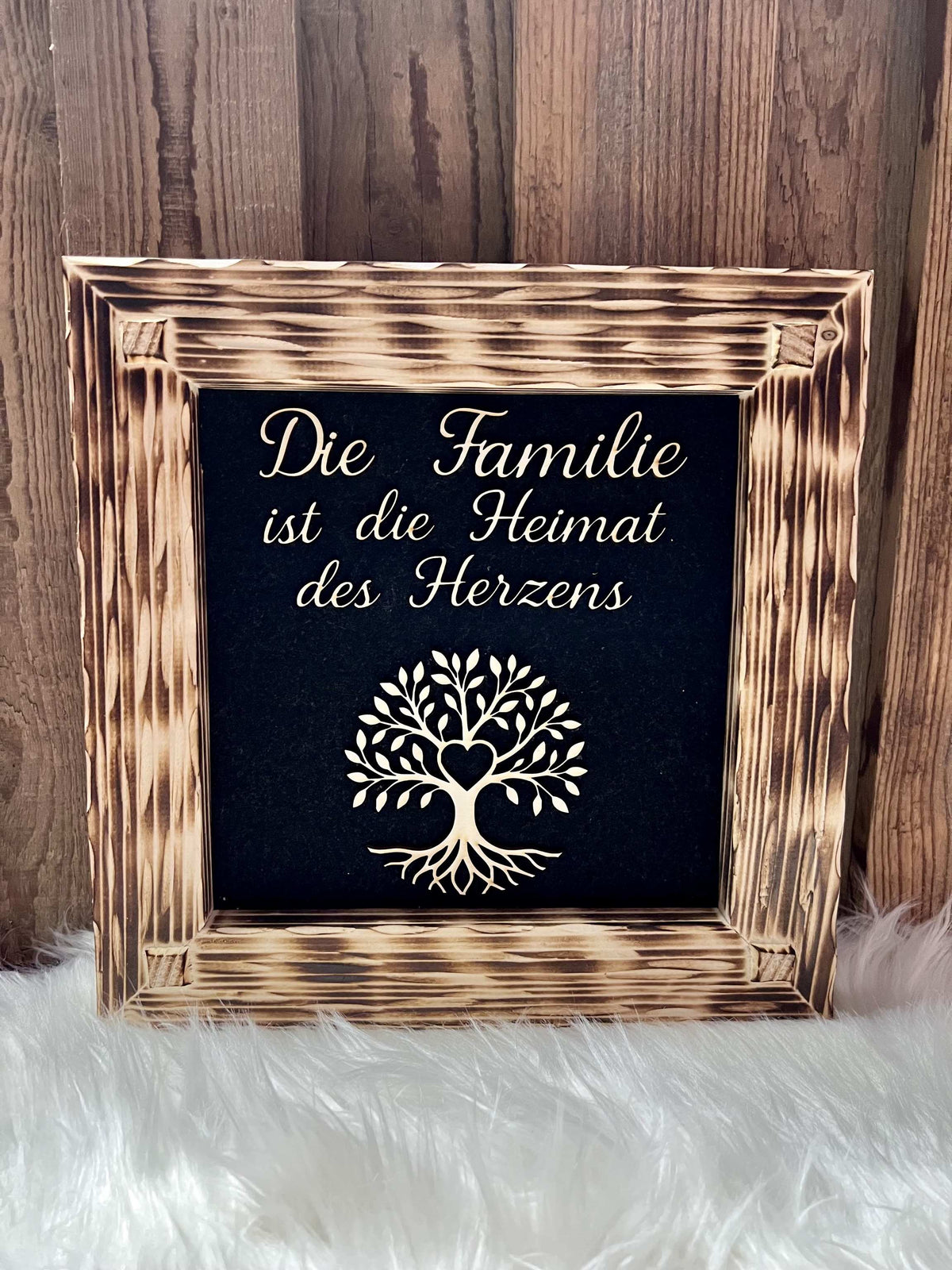 Holzrahmen 30*30cm "Die Familie ist die Heimat des Herzens"