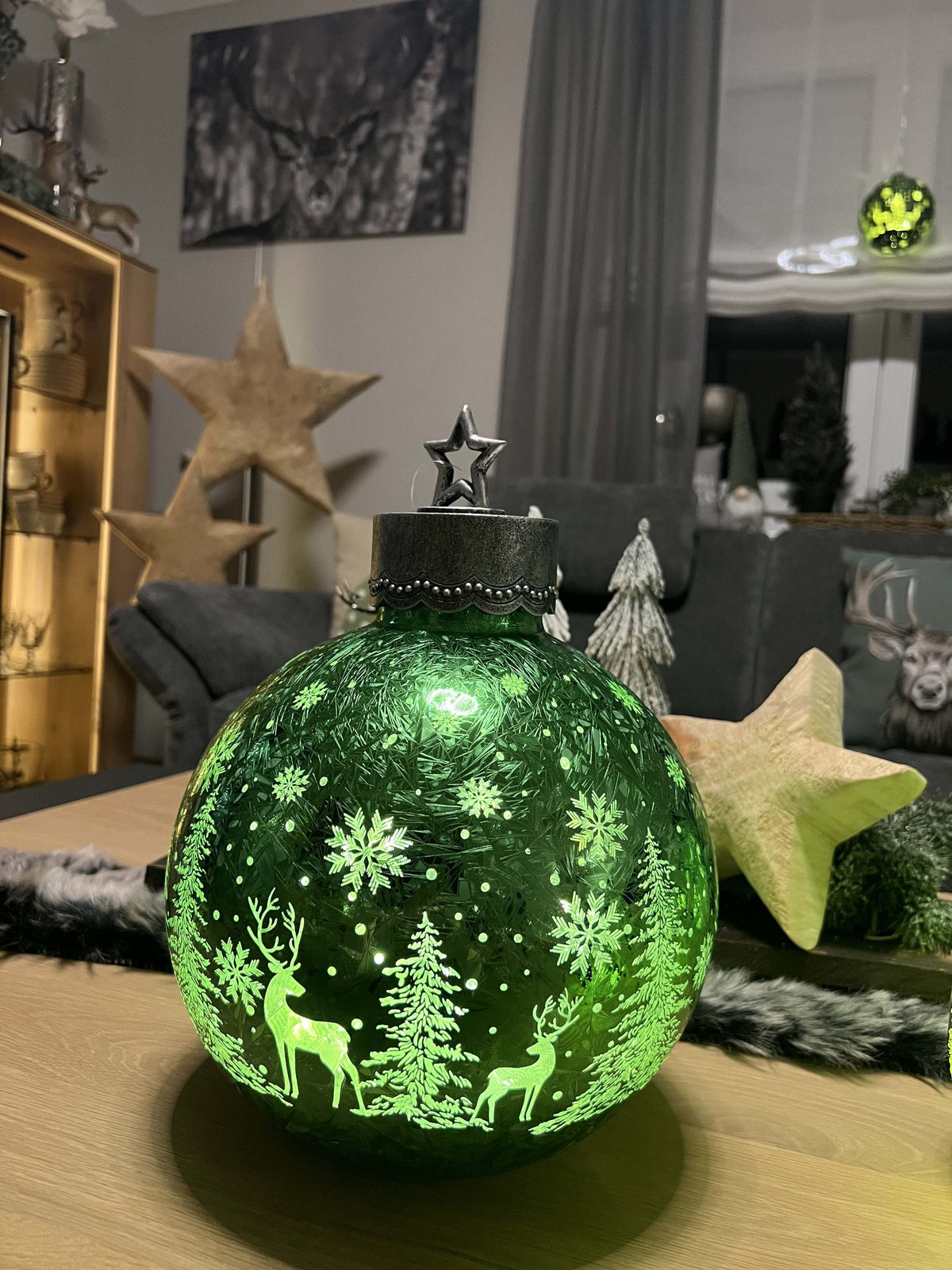 LED Dekokugel in Frosty Grün