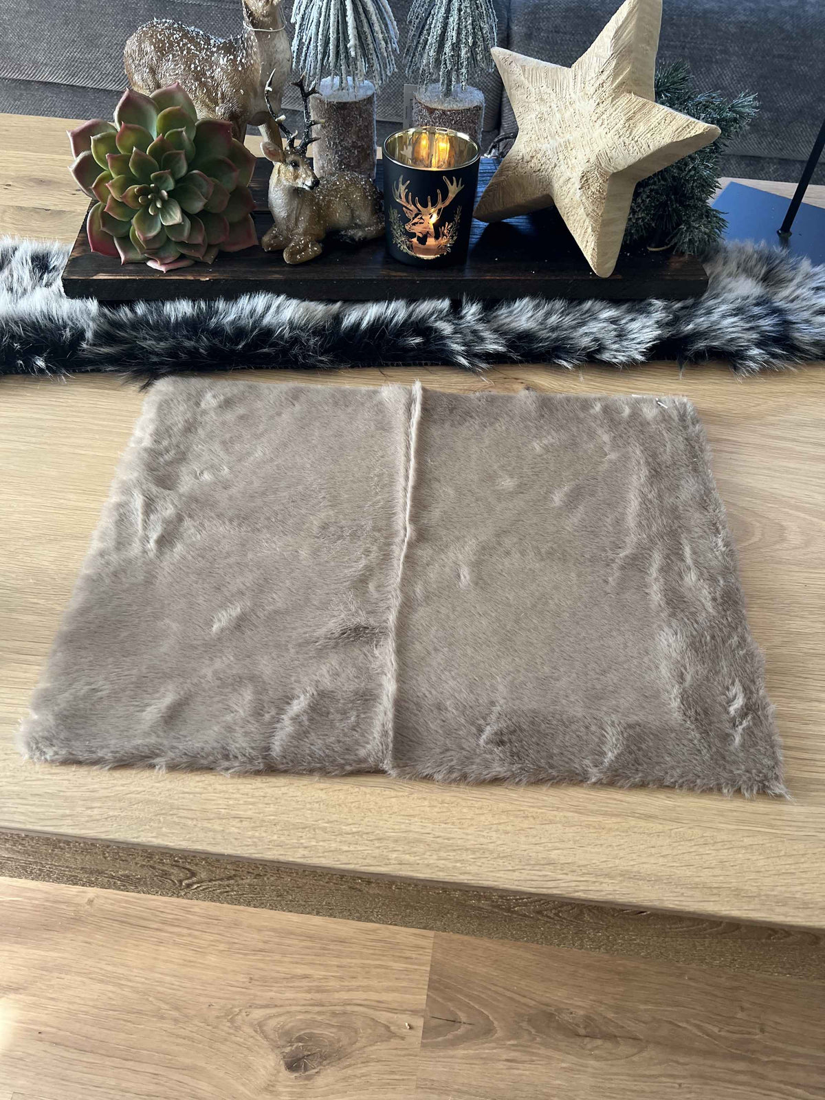 Deko-Untersetzer aus weichem Kunstfell – 30cm*40cm rechteckig– Beige & Taupe