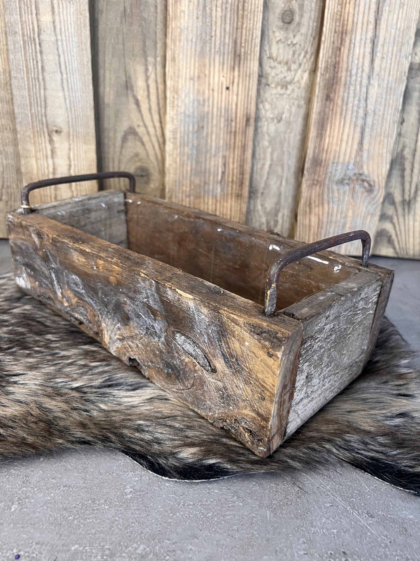 Holzkiste Ziegelform mit Metallgriffen