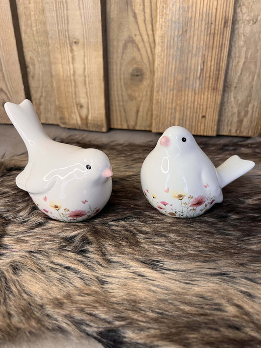 Vogelfiguren aus Keramik