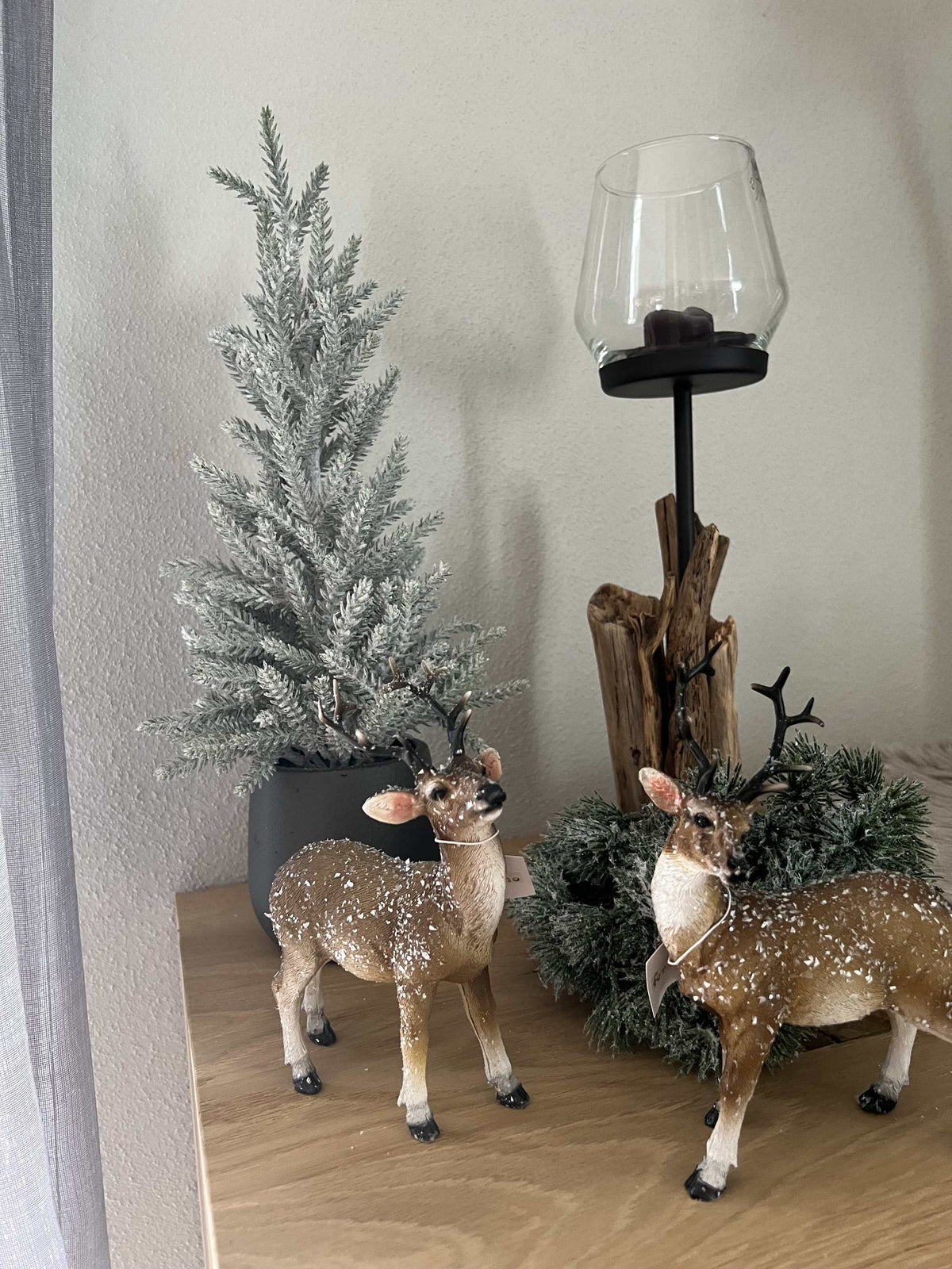 Künstlicher Wacholderbaum im Topf