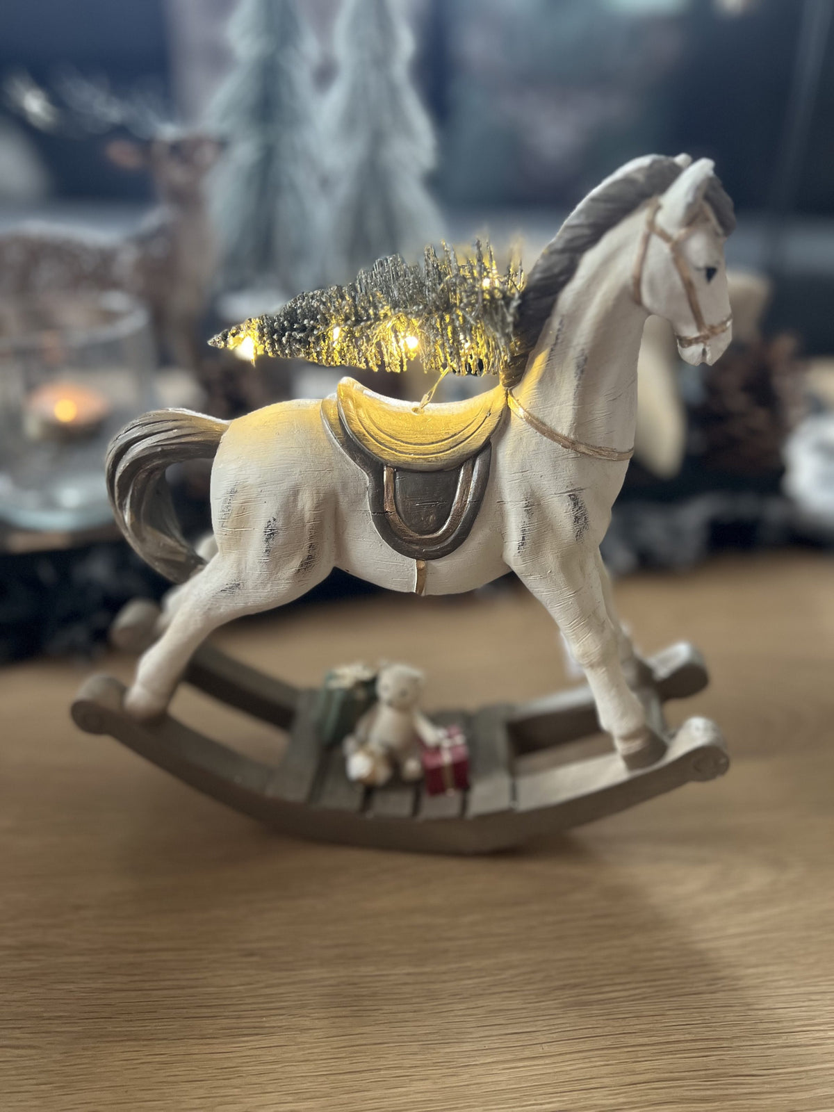 Schaukelpferdfigur mit LED Licht