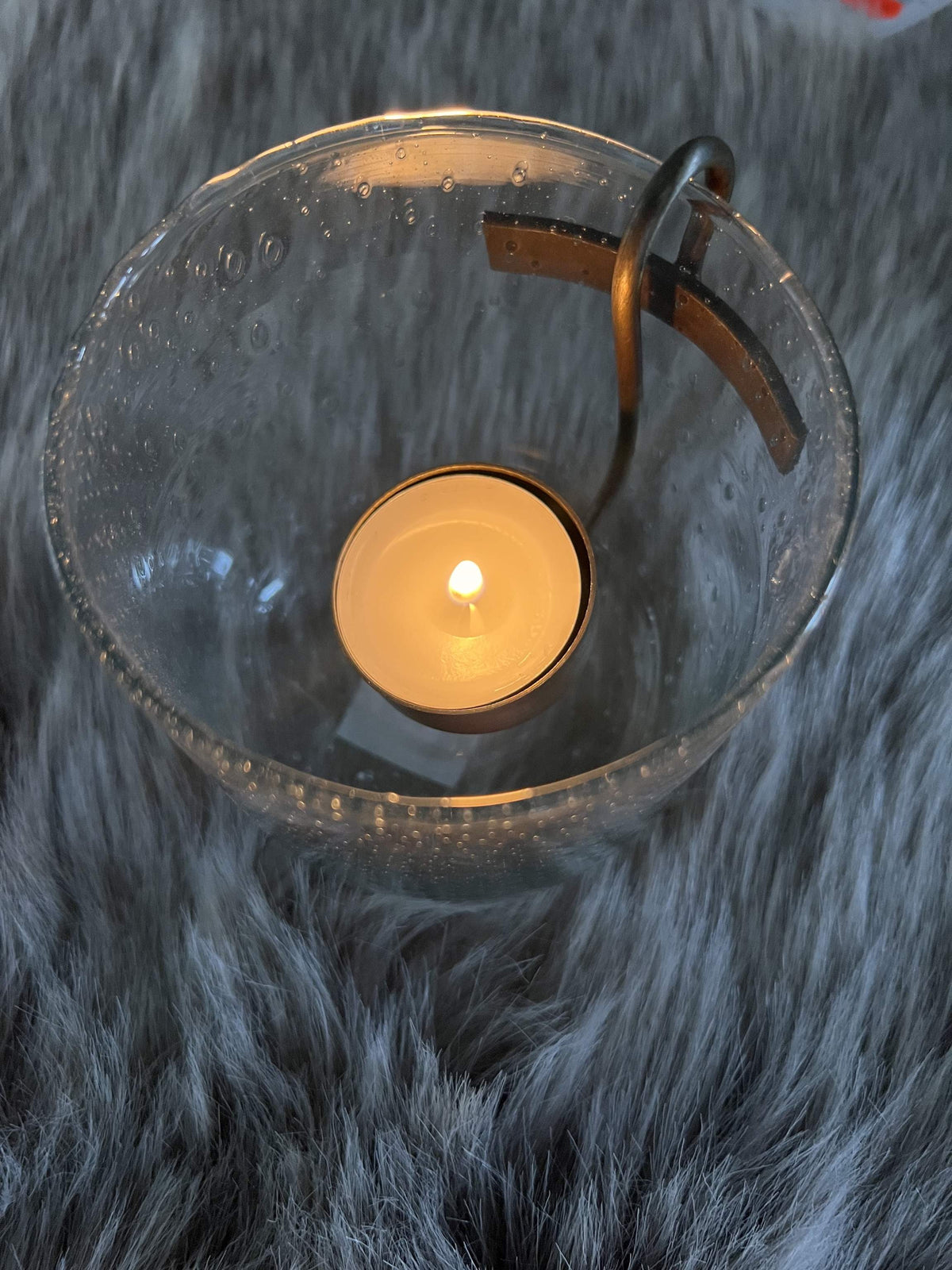 Windlicht aus Glas mit Metalleinsatz