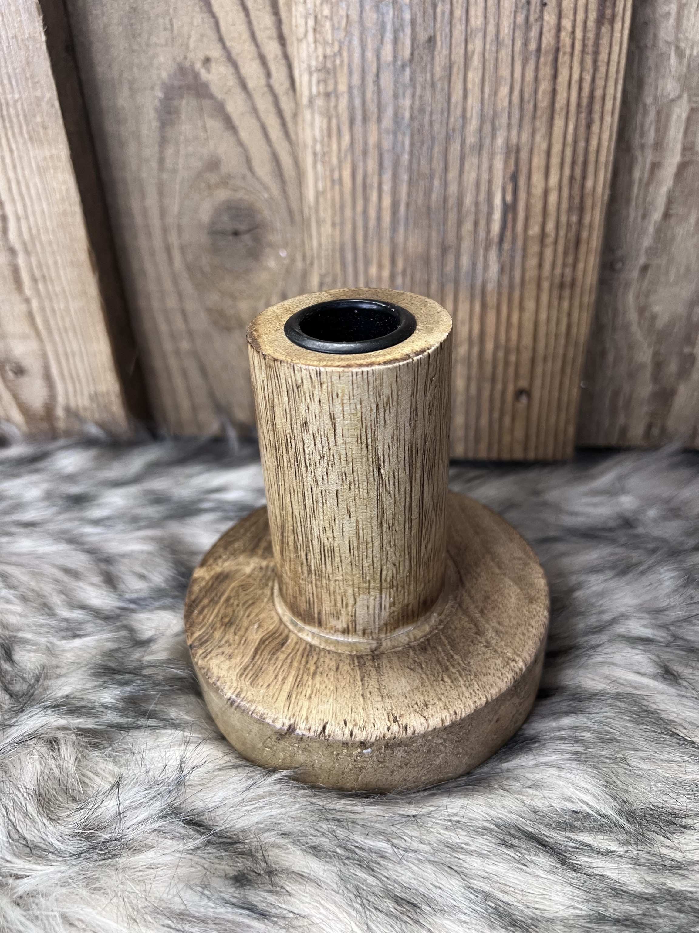 Kerzenhalter aus Mangoholz