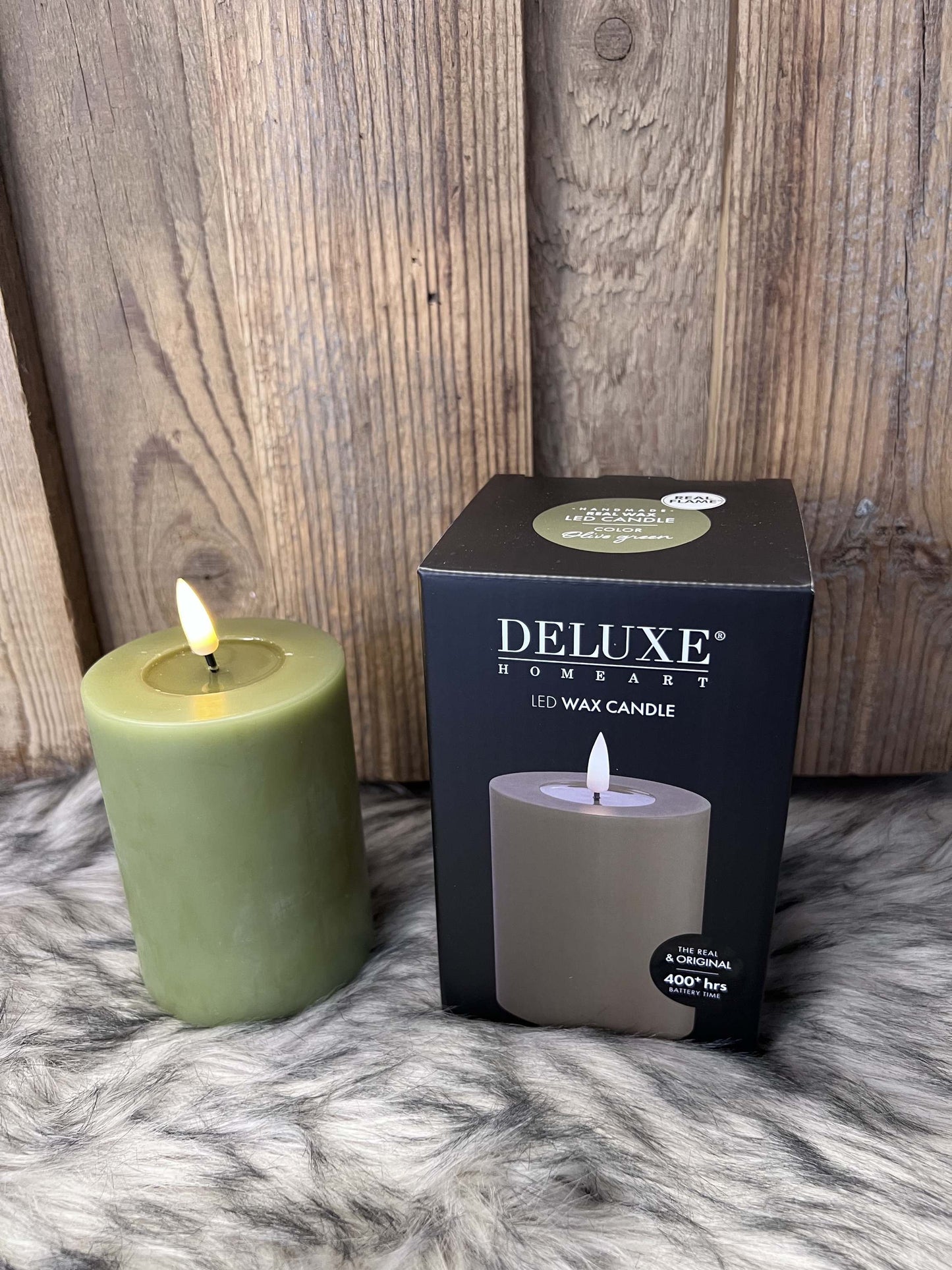 LED Kerze aus Echtwachs Olivgrün