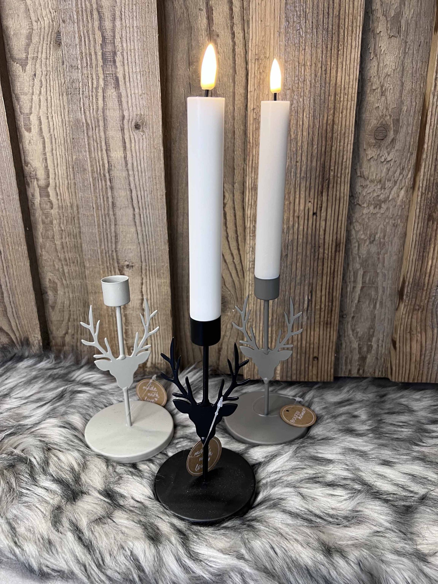 Kerzenhalter aus Metall mit Hirschmotiv