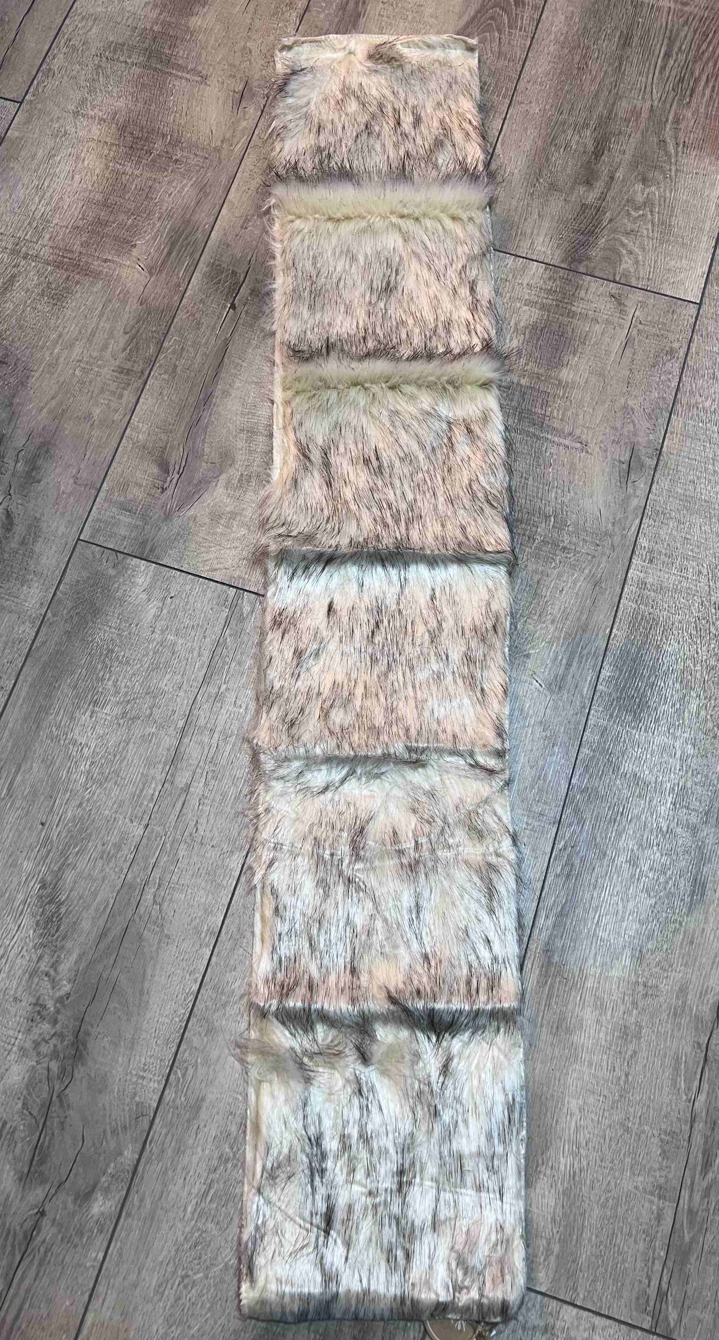 Tischläufer aus Kunstfell