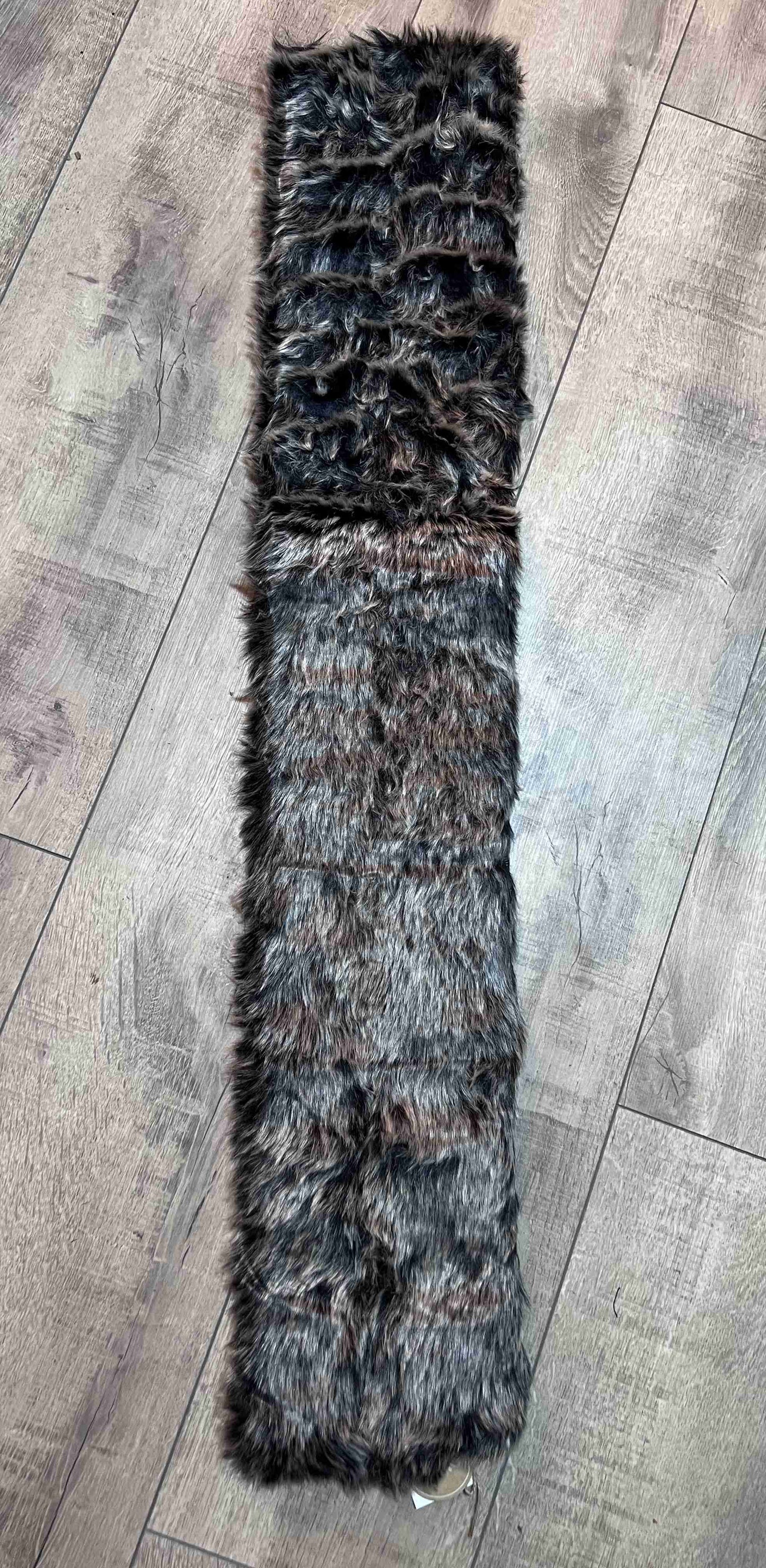 Tischläufer aus Kunstfell